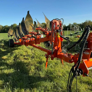 Pług KUHN Vari-Manager NSH 4+2